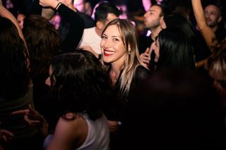 Prix boîte de nuit Paris : entrée, vestiaire, conso et table